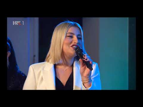 Valentina Gyerek Pavlović i Adrijana Baković - Rodio se Bog i čovjek / Tiha noć u Vukovaru 2023.