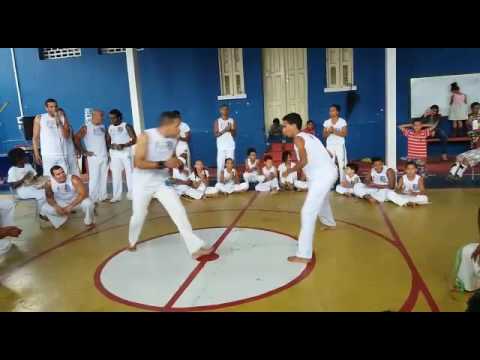 Eu jogando capoeira No Ubaitaba da Bahia batizado