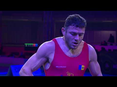 BRONZE FS - 86 kg: P. IANULOV (MDA) v. D. PUNIA (IND)