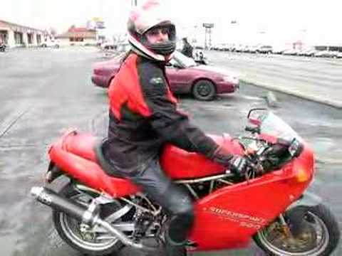 Ducati 900SS SP at start up.  What a SWEEET sound!