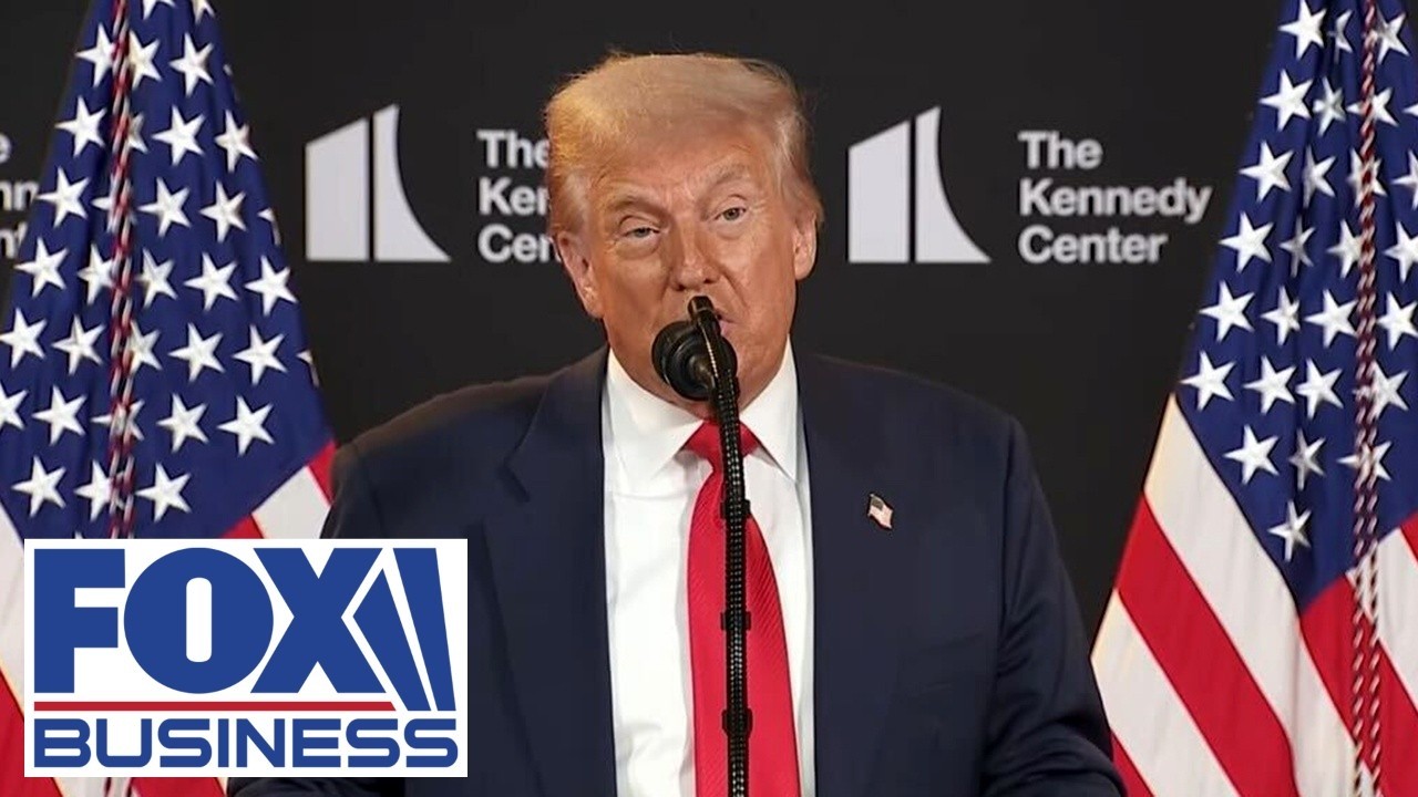 WATCH LIVE: Trump holds meeting with Trump Kennedy Center board members