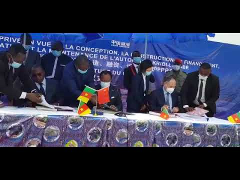Signature du contrat PPP relatif à la construction de l’autoroute Kribi-Lolabé