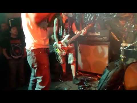 Cacasonica La Puta Del Diablo 2 Live En La Fiesta De Onanizer