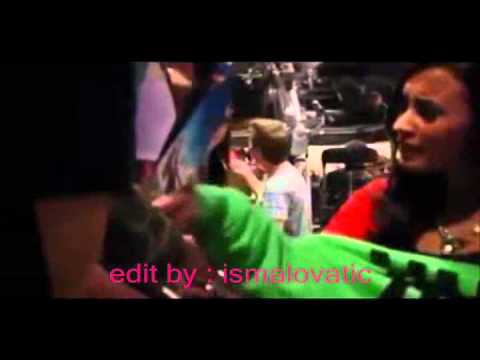 NandosCarrotsCatsMirrorsToyStory’s Video 6093387661 2FEZBPKM5XU