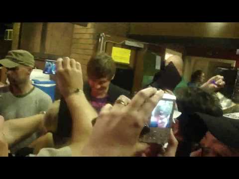 keane signing after the sbe gig..30.5.09