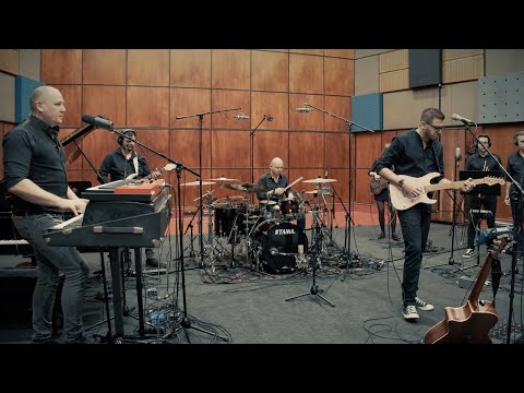 áRON feat. Szakonyi Milán, GNS Horns - Most élj! (Official Live Video)