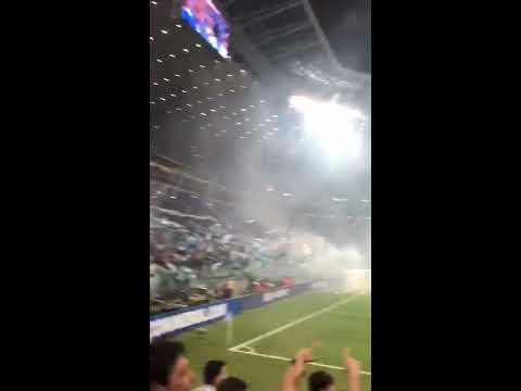 "Geral do grêmio após o gol do Cicero na final da libertadores" Barra: Geral do Grêmio • Club: Grêmio