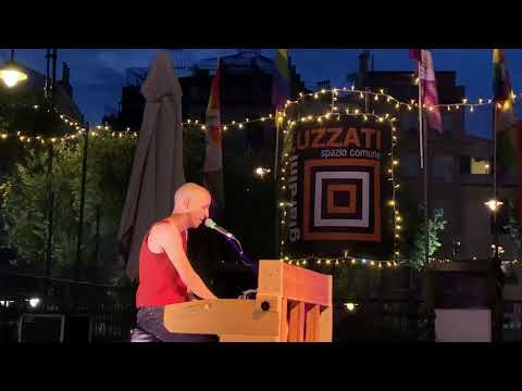 Giovanni Truppi - Tutto l'universo (live Giardini Luzzati Genova , 28/7/20)