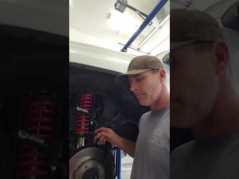 FREEDOM OFF-ROAD adjustable lift kit