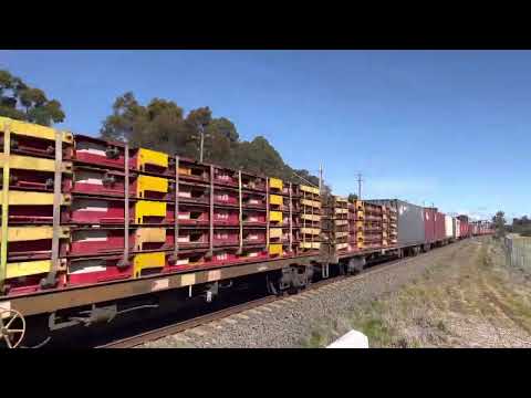 Train 1MB4 lead by NR87/AN1/NR72