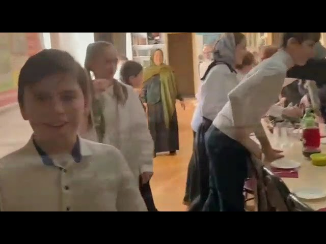 Поздравление для мама и бабушек от воспитанников объединения "Английский язык - окно в мир"