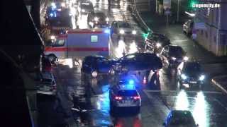 preview picture of video 'Verkehrsunfall mit 2 Verletzten - Siegen - 07.02.2014'