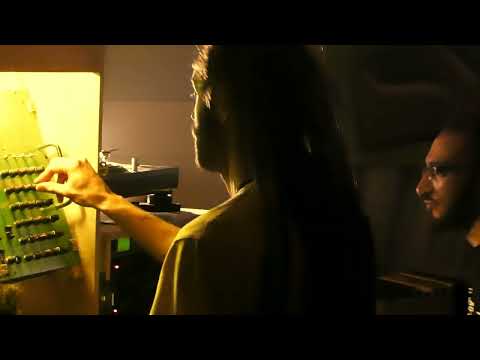 DUB IT IYAH #1 - STEPPADICT SOUND SYSTEM ▶ Mighty Massa "Warrior March" [Dub Records] ①