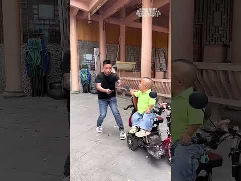 You didn't expect that, little dwarf. #Funnyvideo #Laugh #Funny #Dwarf #99cm