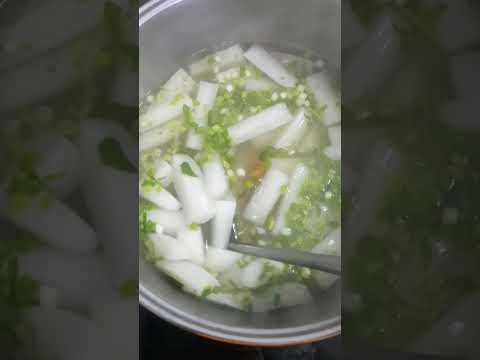 Canh củ cải nấu tôm