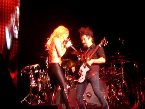 Shakira & Grecco - Te Dejo Madrid - Las Vegas 2010.AVI