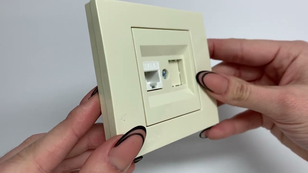 Розетка одинарная компьютерная RJ-45 OVIVO Grano крем (400-020300-229)