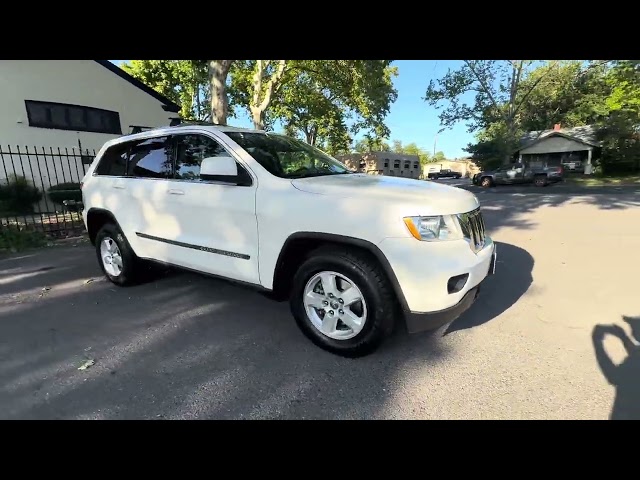 2011 Jeep Grand Cherokee - Image 13