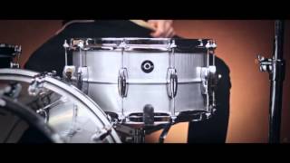 Video thumbnail for Q Drum Co. Gentleman's Series 14x7" Aluminium Snare Drum by Peter Lewis