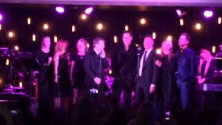 Full house cast reunites to sing theme song