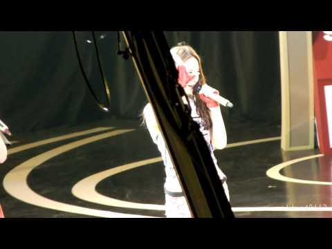 20130126 f(x) Pinocchio Krystal focus