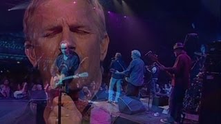 Kevin Costner &amp; Modern West - &quot;The Way You Love Me&quot; live