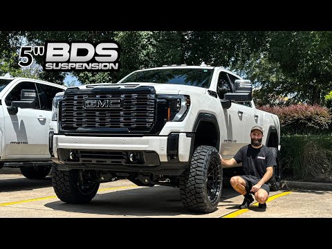 THE ULTIMATE STANCE: 2025 GMC 2500 Denali Ultimate | 5” BDS Lift, FOX 2.5 Reservoirs, 22x12 Vossens