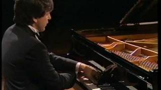 Andrei Gavrilov plays Rachmaninov Elegie op3 No1