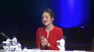 ONSTAGE INTERVIEW PETER MOUSAFERIADIS – MARTINA FUCHS