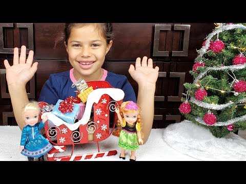 Christmas Gifts - Elsa and Anna - unpacking presents - Christmas tree