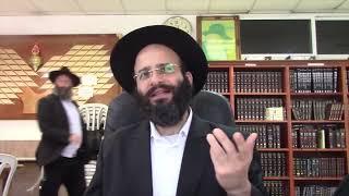 התוועדות יב תמוז תשפד (הרב אלחנן משה נחמנסון) - התמונה מוצגת ישירות מתוך אתר האינטרנט יוטיוב. זכויות היוצרים בתמונה שייכות ליוצרה. קישור קרדיט למקור התוכן נמצא בתוך דף הסרטון