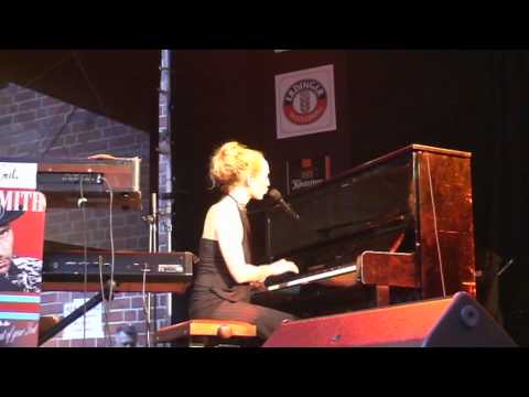 Nina T. Davis: Hey Bartender