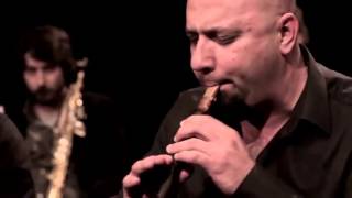 a rainy day in april / yağmurlu bir nisan günü (aravodun temin - sabaha karşı)