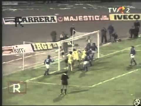 Romania - Italia 1-0 1983 (7 Craiova's players in Romanian team ) (Pt1/2)