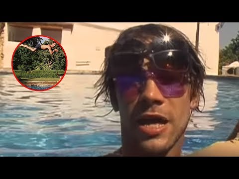 Jay Kay singing in the sun on holiday