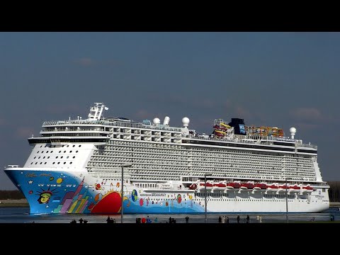 Zondag, 28 April 2013, Port of Rotterdam:  Maiden Call Norwedian Breakaway  (Chillen along the Maas)