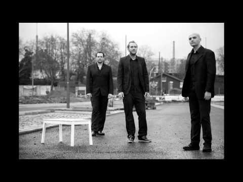 Moment's Notice feat. Judith Gippert - Beautiful Love