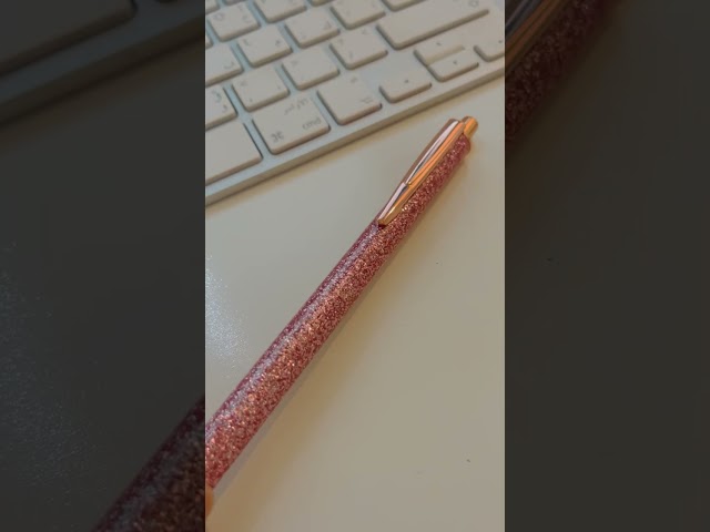 قلم جليتر بملمس ناعم