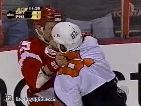Darren McCarty vs Donald Brashear Jan 11, 2003