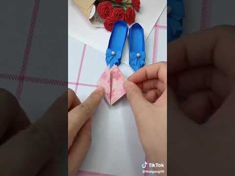 មានណាគេអត់ស្បែកជើងពាក់ទេ😄😄មករៀនធ្វើពាក់ទៅ