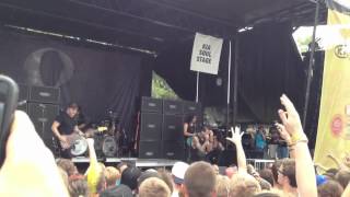 Of Mice & Men- "Ben Threw" Live @ 2012 Warped Tour in Bonner Springs [HD]