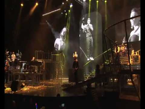 Tiziano Ferro - Indietro (Live in Rome 2009 Official HQ DVD).flv