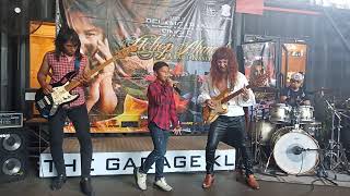 Download lagu Woww Eddy petik gitar untuk adik Iskandar - Roman Cinta mp3