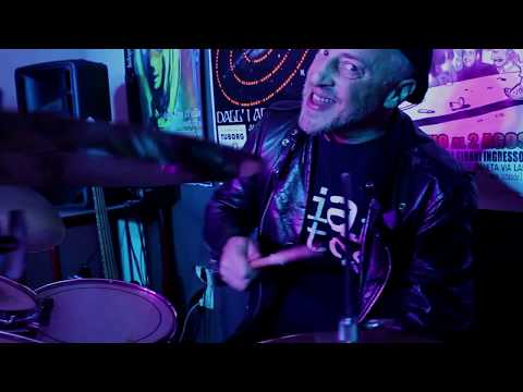 Mi piaccion le sardine - Bolognina Roots Family & Tremende feat. Skiantos.