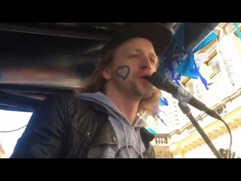 Tomáš Klus - Hlídač krav & Panenka (Majáles 2017 live)