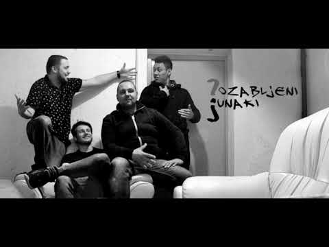 FAUX MINDS - Punčka