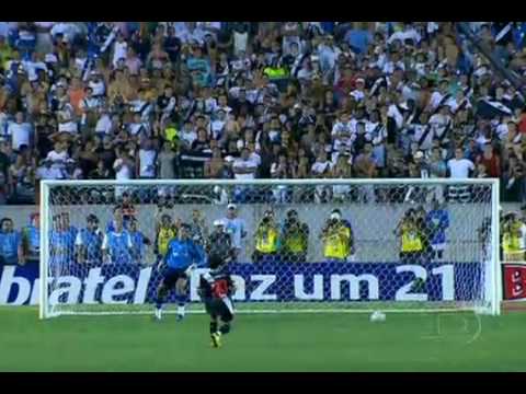 A paradinha no pênalti vale ou não? E a paradona? É covardia com o goleiro? Deve ser proibida?