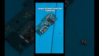Download lagu Tricks on how to replace a broken cellphone microphone #youtubeshorts #shorts #shortvideo #cellph... mp3