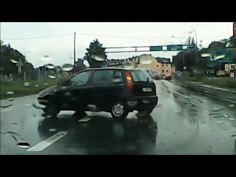 O włos od stłuczki - ten kierowca nie patrzy w lusterka [Bez Trzymanki #82]