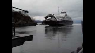 preview picture of video 'Sandvika ferry (to Bergen) - Паром в Сандвике (на Берген)'